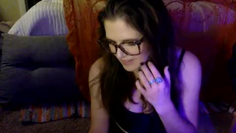 Snapshot of mindymounds chatting on 06-03-26, 05:10 Mindy online show from 06-03-26, 05:10