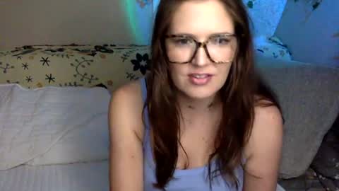 Snapshot of mindymounds chatting on 06-20-26, 05:10 Mindy online show from 06-20-26, 05:10