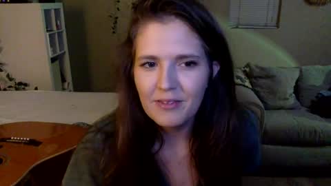 Snapshot of mindymounds chatting on 07-14-26, 03:11 Mindy online show from 07-14-26, 03:11