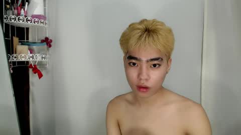 mingkla_man online show from 04-22-26, 07:55