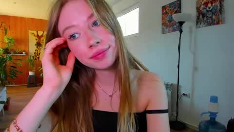 Snapshot of minidiva_ chatting on 05-09-26, 11:48 Amelia online show from 05-09-26, 11:48
