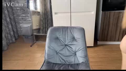 minimimi18 online show from 11-27-25, 07:21