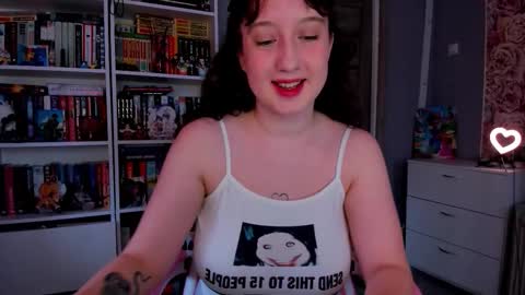 Ariana online show from 11-22-25, 06:34