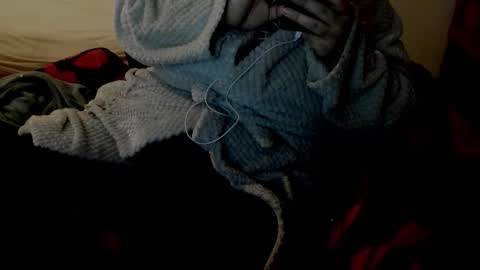 Snapshot of minka0 chatting on 12-16-25, 10:15 minka0 online show from 12-16-25, 10:15