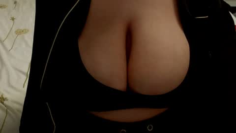 minka0 online show from 05-18-26, 08:03