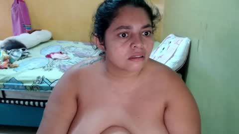 Snapshot of minnie_bbw69 chatting on 05-13-26, 11:18 Andrea online show from 05-13-26, 11:18