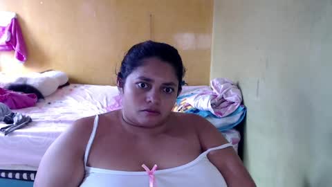 Snapshot of minnie_bbw69 chatting on 05-17-26, 12:12 Andrea online show from 05-17-26, 12:12