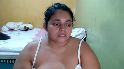 Snapshot of minnie_bbw69 chatting on 05-29-26, 01:14 Andrea online show from 05-29-26, 01:14