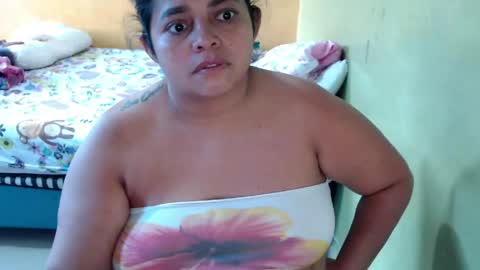 Snapshot of minnie_bbw69 chatting on 05-31-26, 11:17 Andrea online show from 05-31-26, 11:17