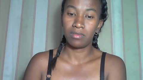 minouch211907 online show from 01-11-26, 06:02