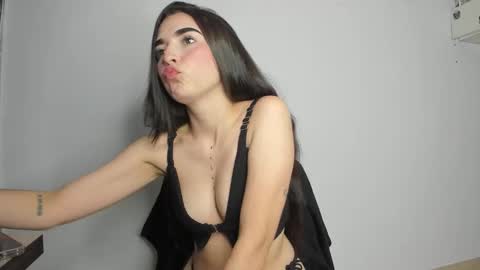 minty151 online show from 12-22-25, 03:31