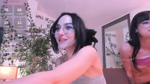 Snapshot of mira0_0 chatting on 05-18-26, 04:07 Mira online show from 05-18-26, 04:07
