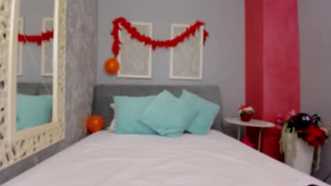 Mira online show from 11-12-25, 04:57