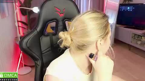 Mira online show from 06-21-26, 01:08
