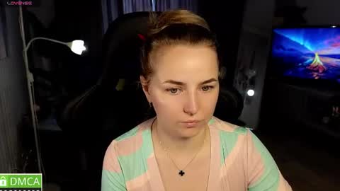 Mira online show from 07-04-26, 01:23