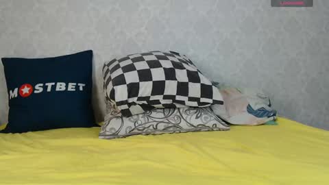 Snapshot of mira_one_ chatting on 12-29-24, 10:45 mira_one_ online show from 12-29-24, 10:45