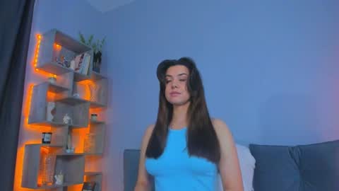 Snapshot of mirabrunette chatting on 06-23-26, 07:17 Mira follow my fansly online show from 06-23-26, 07:17