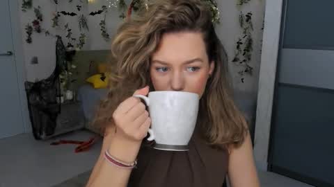 Emma online show from 10-30-25, 08:20