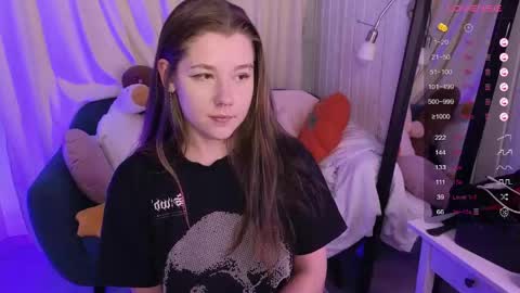 Snapshot of mirafalls chatting on 05-27-26, 01:57 Mira online show from 05-27-26, 01:57