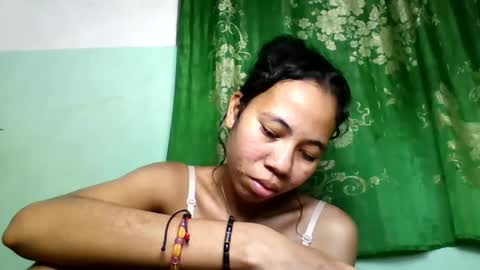 Snapshot of mirah881 chatting on 05-28-26, 07:00 mirah881 online show from 05-28-26, 07:00