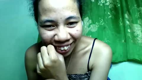 Snapshot of mirah881 chatting on 06-04-26, 06:47 mirah881 online show from 06-04-26, 06:47