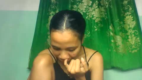 Snapshot of mirah881 chatting on 06-08-26, 06:03 mirah881 online show from 06-08-26, 06:03