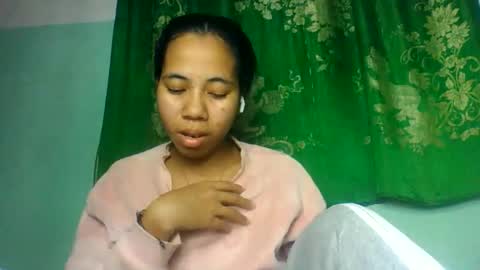 Snapshot of mirah881 chatting on 06-09-26, 06:19 mirah881 online show from 06-09-26, 06:19