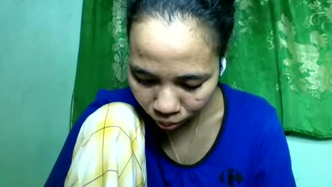 Snapshot of mirah881 chatting on 06-14-26, 05:15 mirah881 online show from 06-14-26, 05:15