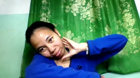 Snapshot of mirah881 chatting on 06-16-26, 06:05 mirah881 online show from 06-16-26, 06:05