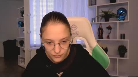 Snapshot of miranda__low chatting on 07-13-26, 06:16 Miranda online show from 07-13-26, 06:16