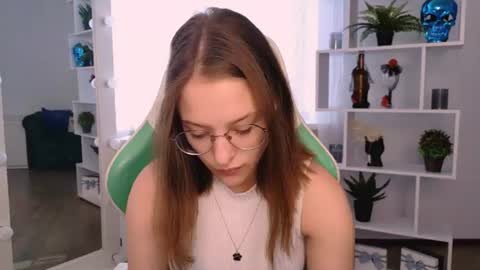 Snapshot of miranda__low chatting on 07-14-26, 05:45 Miranda online show from 07-14-26, 05:45