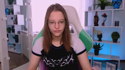 Snapshot of miranda__low chatting on 07-15-26, 05:56 Miranda online show from 07-15-26, 05:56