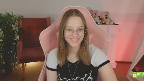 Snapshot of miranda__low chatting on 07-28-26, 12:48 Miranda online show from 07-28-26, 12:48