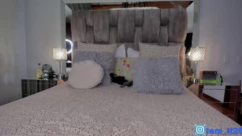Miranda online show from 05-16-26, 01:02