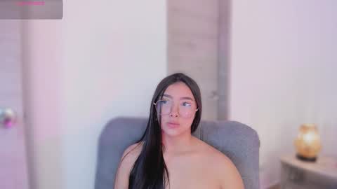 Snapshot of mirandajohnson_ chatting on 10-20-25, 12:05 Miranda online show from 10-20-25, 12:05