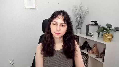 Snapshot of mirarose87 chatting on 03-09-26, 06:28 Mira online show from 03-09-26, 06:28