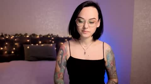 MiraSkyy online show from 12-14-25, 07:18