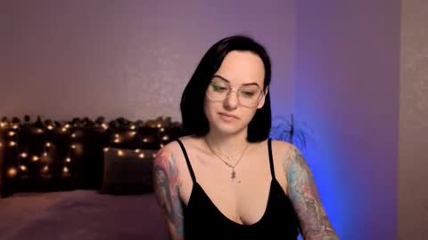 MiraSkyy online show from 12-18-25, 09:32