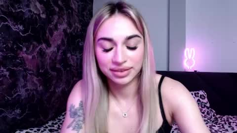 Snapshot of miri07 chatting on 05-12-26, 04:04 miri07 online show from 05-12-26, 04:04