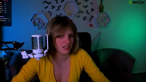 Snapshot of miriam_crazy chatting on 09-21-25, 01:02 miriam_crazy online show from 09-21-25, 01:02