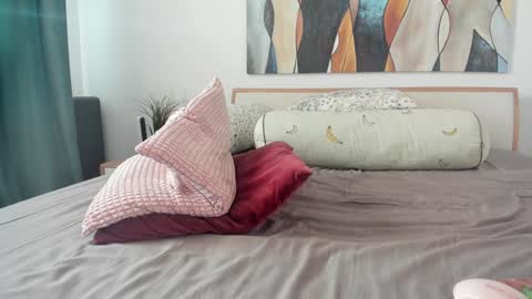 Eva online show from 12-19-25, 12:34