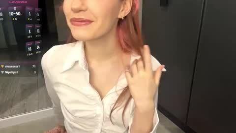 Molly online show from 10-30-25, 05:46