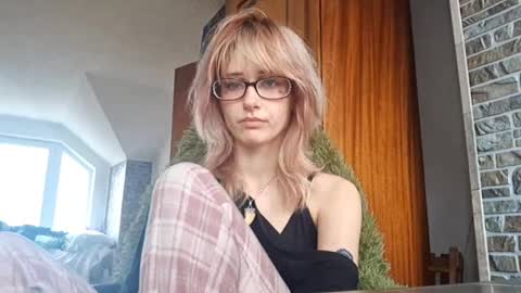 Molly online show from 04-08-26, 01:00