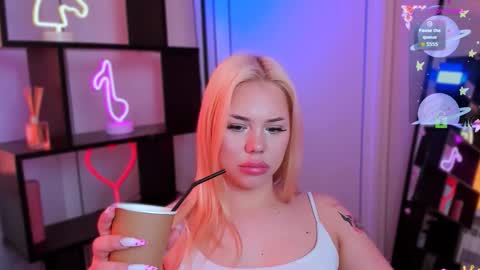 Snapshot of mishel_shy chatting on 03-17-26, 07:33 mishel shy online show from 03-17-26, 07:33