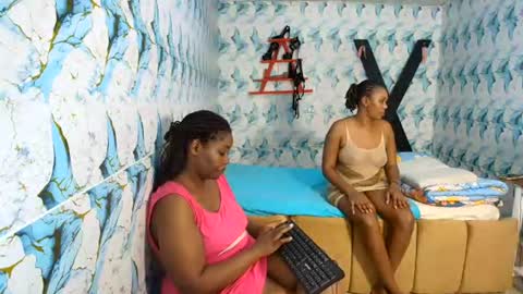 Snapshot of mishyfreaky chatting on 06-20-26, 10:12 Mishy online show from 06-20-26, 10:12
