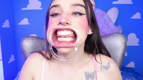 Snapshot of miss___sara chatting on 02-07-25, 10:20 Sara online show from 02-07-25, 10:20