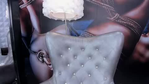 Taylor online show from 10-28-25, 02:37