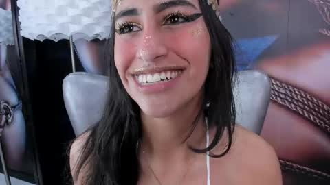 Taylor online show from 10-31-25, 02:45