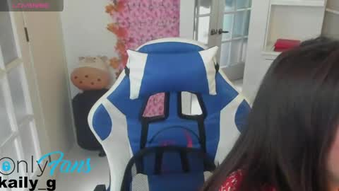 Snapshot of miss_adams01 chatting on 05-12-26, 07:00 miss_adams01 online show from 05-12-26, 07:00