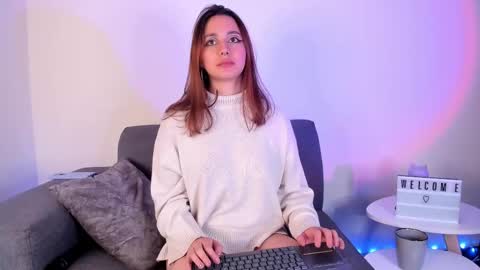 Snapshot of miss_alexa2 chatting on 02-12-25, 04:44 Alexa Sarmiento online show from 02-12-25, 04:44